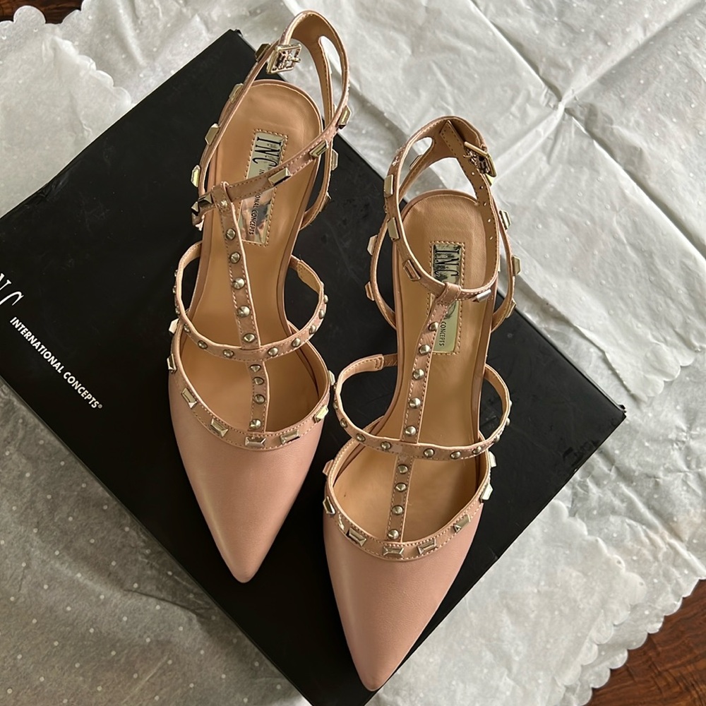 Heel, blush color, size 7